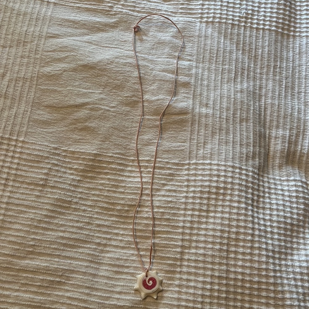 Shell Necklace - Picture 2 of 3